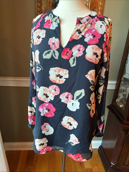 CAbi Tops - CAbi Navy Tunic with Pink & Cream Floral Print Size Small